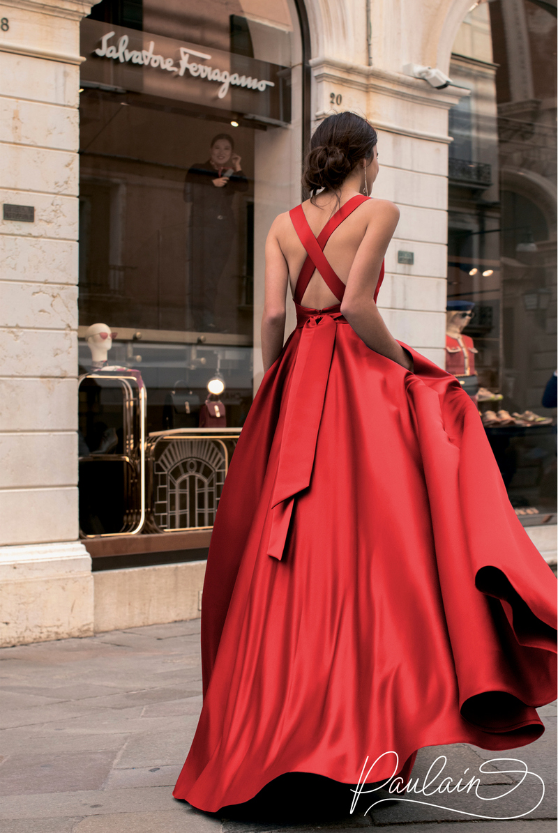 красное вечернее платье Йоко